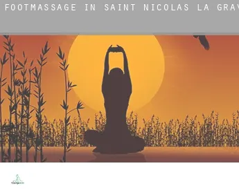 Foot massage in  Saint-Nicolas-de-la-Grave